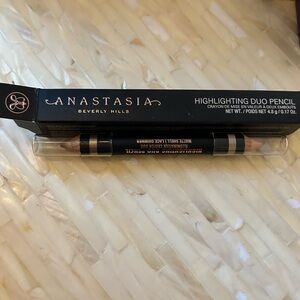Brand new in the box! Anastasia! Best duo!